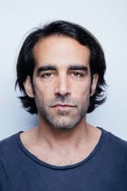 Philipp Stix as Walter