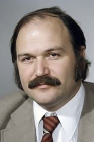 Yusuf Sezer as Sandor