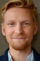 Anton Lundqvist as Oscar