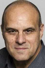 Manuel Brun as Carlos