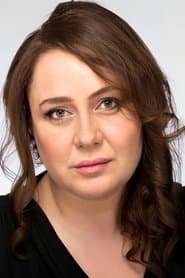 Binnaz Ekren as Saadet