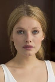 Ella-June Henrard as Moniek Verheije