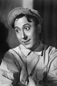 Erminio Macario as Mamozio