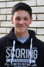 Lum Veseli as Petrit