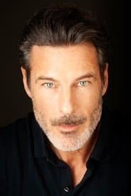 Paulo Pires as Homem Gravata