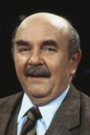 Walter Sedlmayr as Sekretär