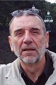 Andrés Pazos as Roberto