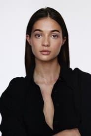 Lisa-Marie Koroll as Luna