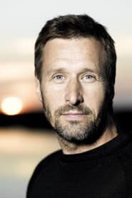 Allan Olsen as Johnny Larsen