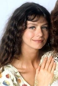 Amanda Sandrelli as Pia