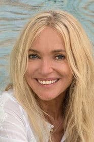 Linn Stokke as Ragnhild Umbraco