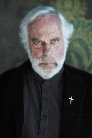 Jean-Luc Bideau as Joseph, le grand-père