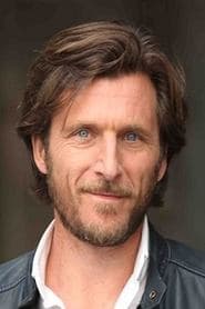 François-Dominique Blin as Sébastien (pilote)