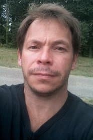 Manuel Le Lièvre as Luke Ribisi