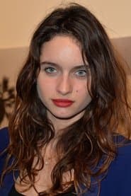 Clara Ponsot as La voisine