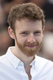 Antoine Reinartz as Paul