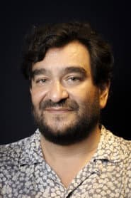 Pedro Peirano as Tulio Triviño / Raúl Guantecillo / Bongo Stingo (voice)