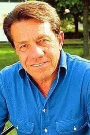 Ferruccio Amendola as Howard