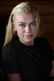 Julia Maxwell as Cindy