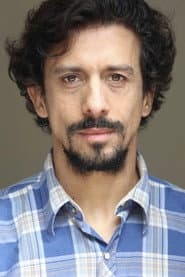 Vinícius Ferreira as Luis