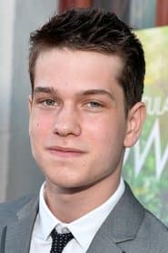 Liam James as Sean Breslin