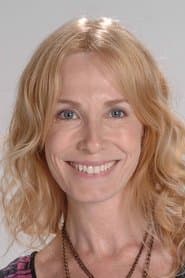 Gloria Carrá as Josefina Hirtz