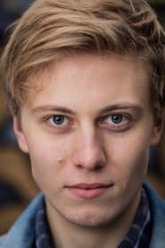 Max Schimmelpfennig as Finn Bergmann