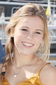 Maïra Schmitt as Chloé