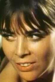 Nora Wieternik as Queen Amora