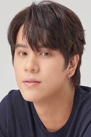 Korapat Kirdpan as Tong