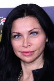 Sofia Shinas as Shelly