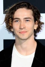 Dylan Arnold as Johnny