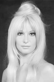 Hélène Chanel as Betty Blanc