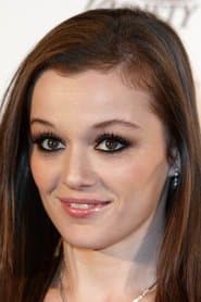 Katie Jarvis as Mia Williams