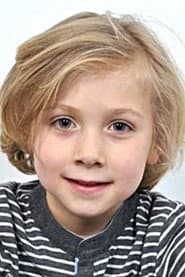 Antonin Brunelle-Rémy as Lucas