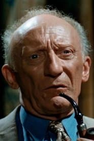 Lucien Raimbourg as General in wheelchair