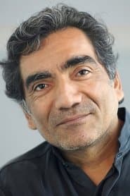 Beto Benitez as Boss