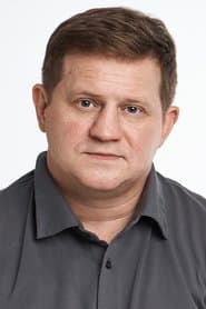 Aleksandr Oblasov as Evgeniy Averyanov