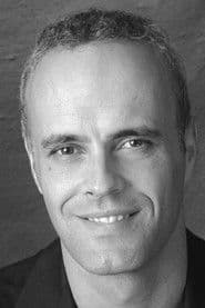 Sebastiano Busiri Vici as Giorgio, il direttore di banca