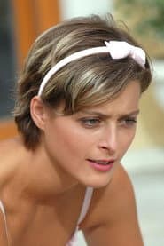 Sophia Laggner as Martha