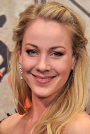 Jeany Spark as Joan Malin