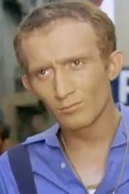 Ernesto Colli as Gianni Tomasso, the Scarf Vendor