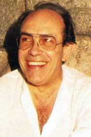 Alberto Segado as Padre Miranda