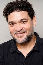 Cláudio Gabriel as Stone