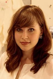 Carolinie Figueiredo as Beatriz