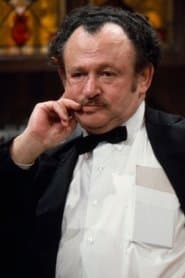 Shimen Ruskin as Guzzo