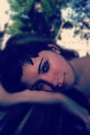 Agustina Del Rosal as Nadia