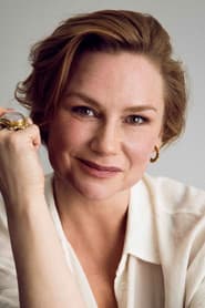 Malin Levanon as Mia