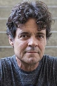 Felipe Camargo as Ricardo