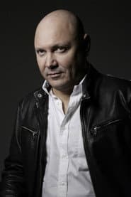 Leonel Vieira as Diretor de Publicidade